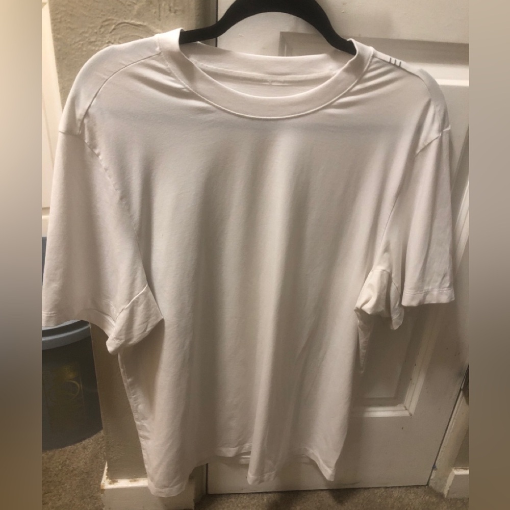 Lululemon Men's White Crew Neck T-Shirt Size Small